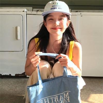 昂首挺胸